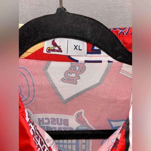 St. Louis cardinals men’s Hawaiian button down short sleeve shirt size XL - Picture 2 of 4